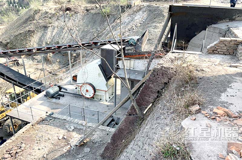 重錘式破碎機(jī)現(xiàn)場實(shí)拍 重錘式破碎機(jī)現(xiàn)場實(shí)拍