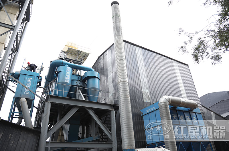 登封石灰石破碎現(xiàn)場環(huán)保除塵系統(tǒng)實(shí)拍 登封石灰石破碎現(xiàn)場環(huán)保除塵系統(tǒng)實(shí)拍