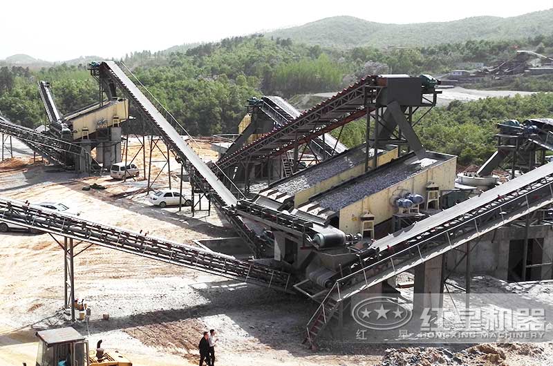 磚頭破碎生產現場實拍 磚頭破碎生產現場實拍