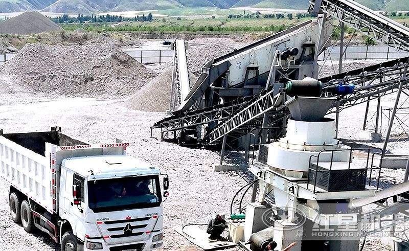 正在現場生產的HXVSI-1145制砂機 正在現場生產的HXVSI-1145制砂機