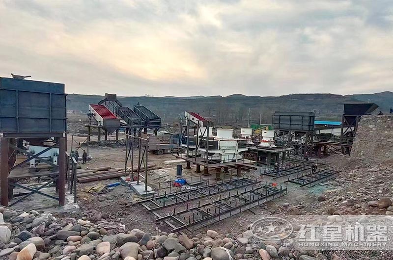 硬巖石料大型砂石加工現場