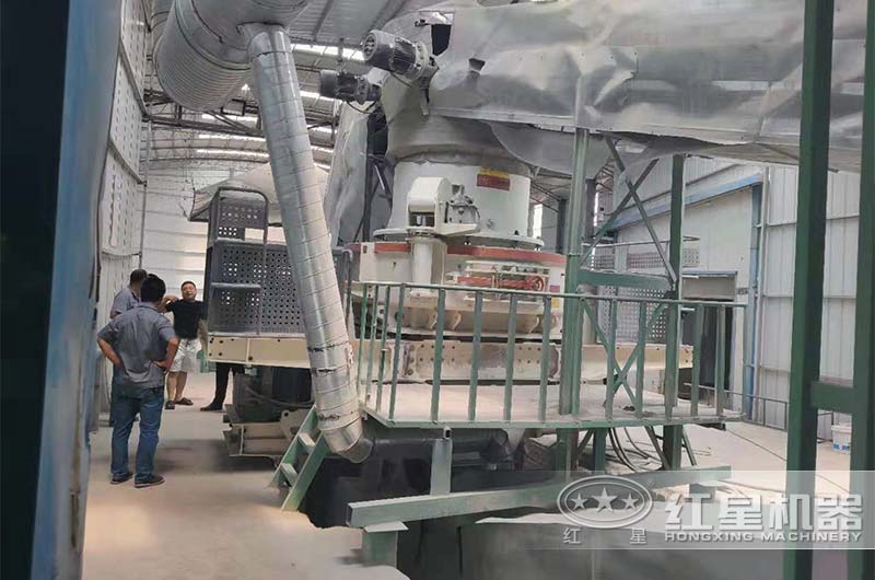 帶客戶參觀加工現場