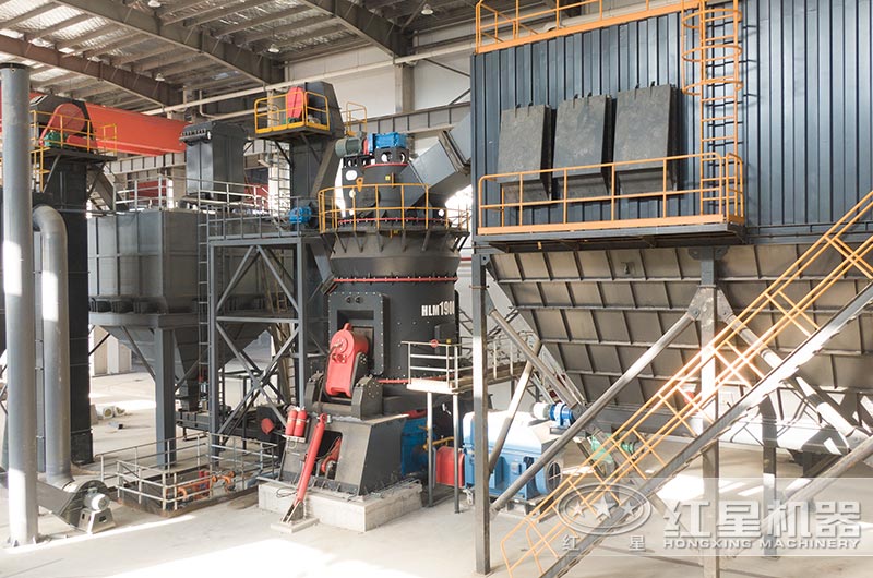 石油焦研磨現(xiàn)場(chǎng) 石油焦研磨現(xiàn)場(chǎng)