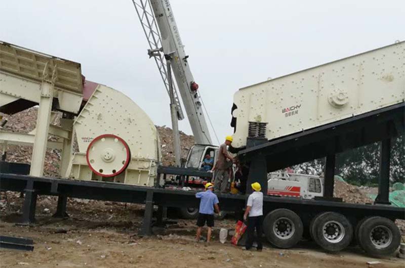 移動重錘破處理磚粉垃圾現場 移動重錘破處理磚粉垃圾現場