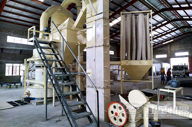 磨粉現(xiàn)場用顎式破碎機(jī)打頭陣