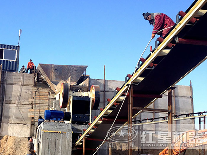 顎式破碎機現場安裝中 顎式破碎機現場安裝中