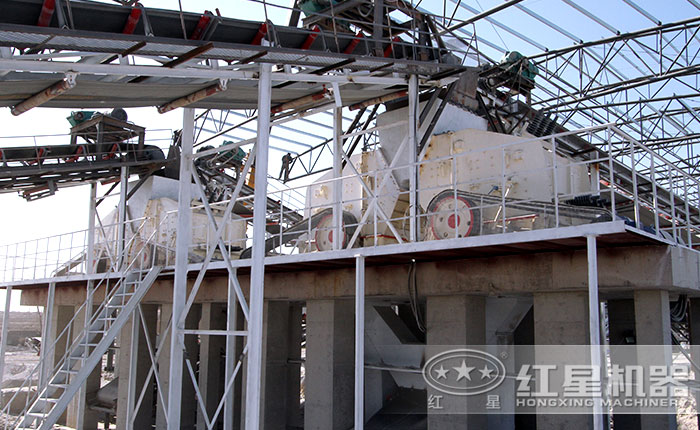 反擊式破碎機(jī)生產(chǎn)線現(xiàn)場(chǎng)