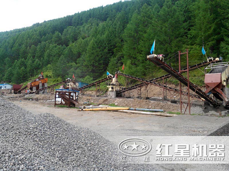 顎式粉碎機(jī)生產(chǎn)線現(xiàn)場(chǎng)