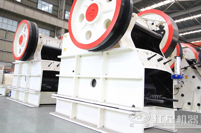 膨潤(rùn)土加工設(shè)備顎式破碎機(jī) 膨潤(rùn)土加工設(shè)備顎式破碎機(jī)