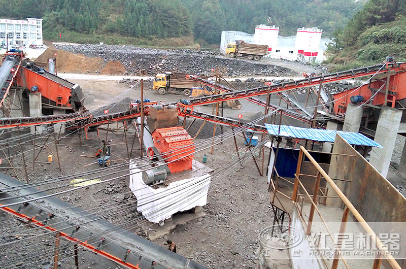 制沙生產現(xiàn)場 制沙生產現(xiàn)場