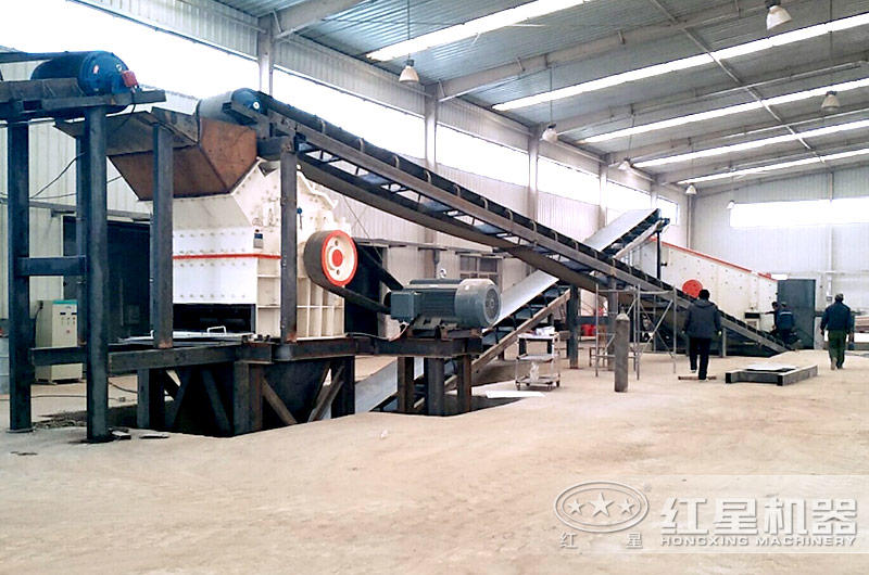 細碎機制沙作業(yè)現(xiàn)場 細碎機制沙作業(yè)現(xiàn)場