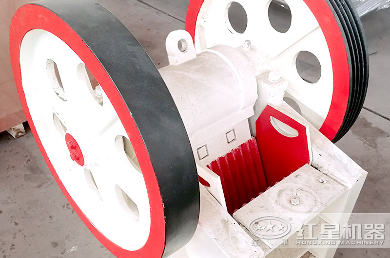 顎式破碎機細節展示