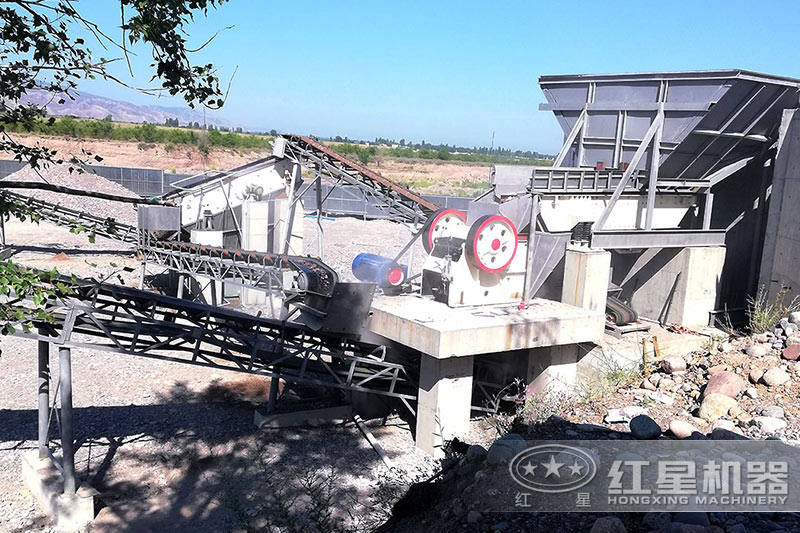 石灰巖碎石現場 石灰巖碎石現場