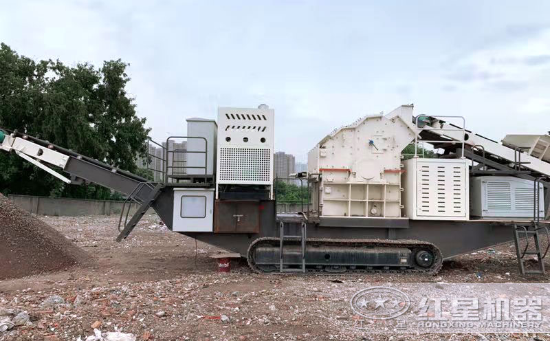 移動(dòng)碎石粉沙機(jī)作業(yè)現(xiàn)場(chǎng) 移動(dòng)碎石粉沙機(jī)作業(yè)現(xiàn)場(chǎng)