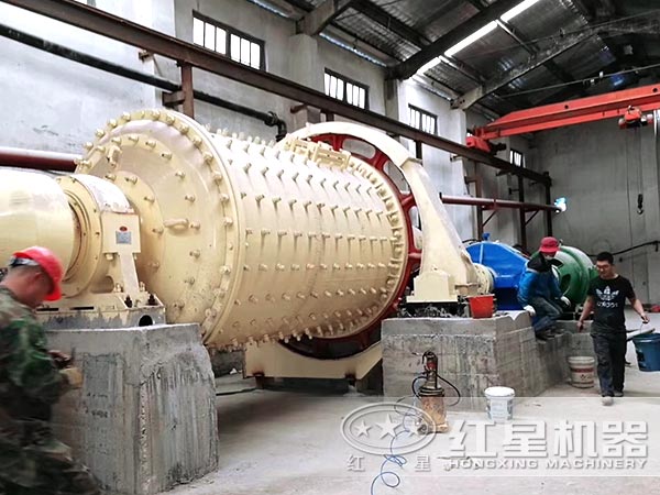 磨粉機(jī)現(xiàn)場圖