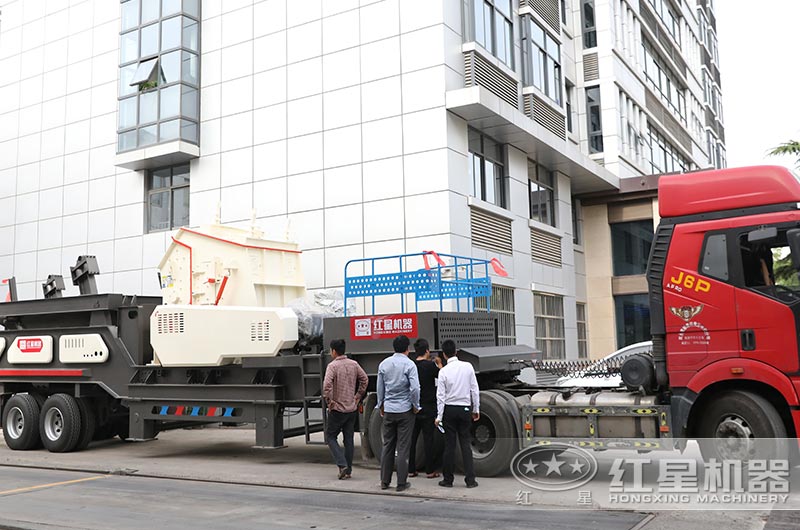 移動式反擊式破碎機 移動式反擊式破碎機