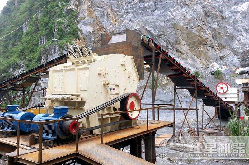 反擊式破碎機生產現場 反擊式破碎機生產現場