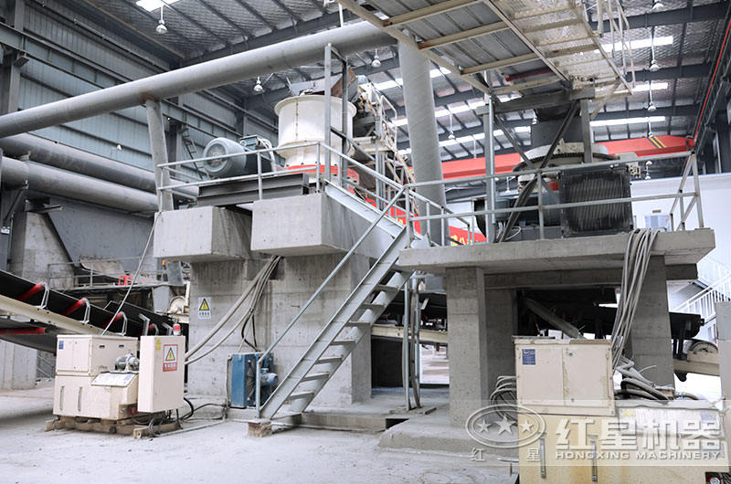 水泥生產(chǎn)線破碎現(xiàn)場 水泥生產(chǎn)線破碎現(xiàn)場