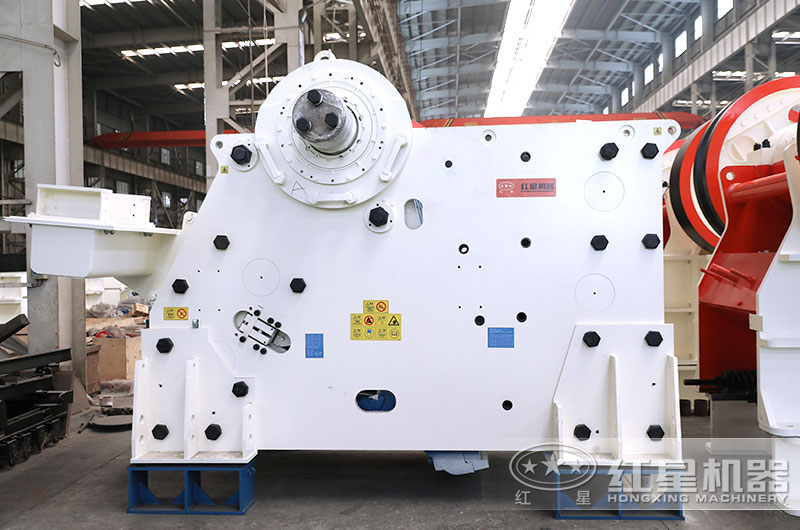 新型顎式破碎機(jī)