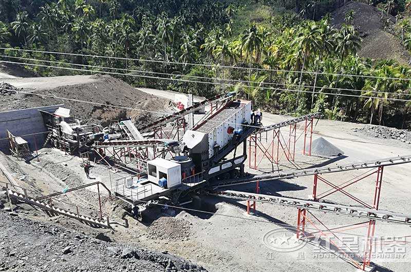移動磕石機現場作業中