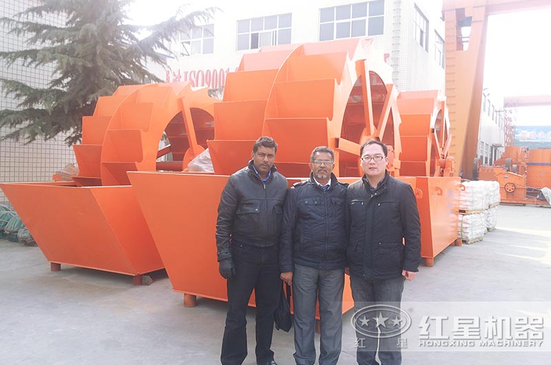 國(guó)外用戶來紅星參觀洗砂設(shè)備 國(guó)外用戶來紅星參觀洗砂設(shè)備