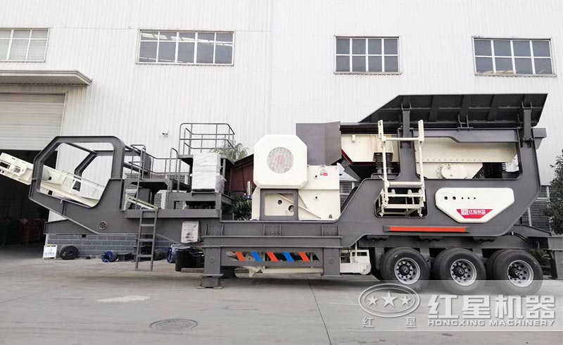 移動巖石破碎機實拍