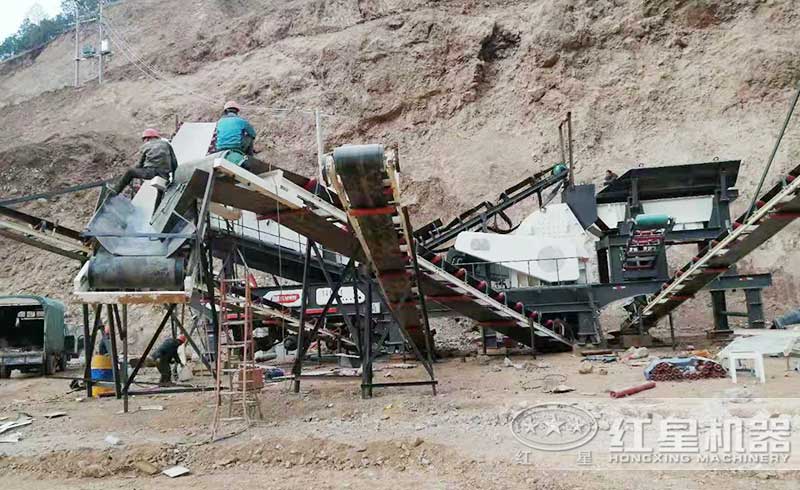 移動石頭粉碎機山區工作 移動石頭粉碎機山區工作