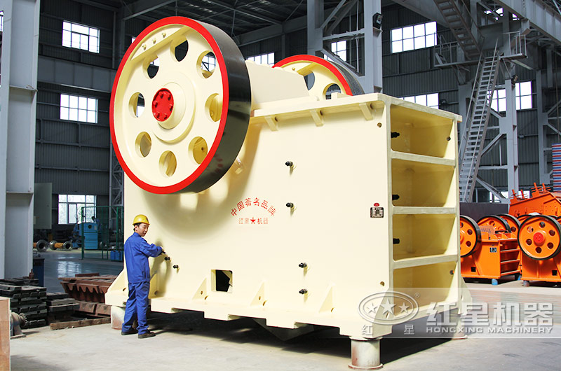 大型破石機(jī)器 大型破石機(jī)器