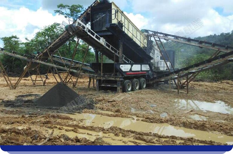 移動式破碎機現(xiàn)場 移動式破碎機現(xiàn)場