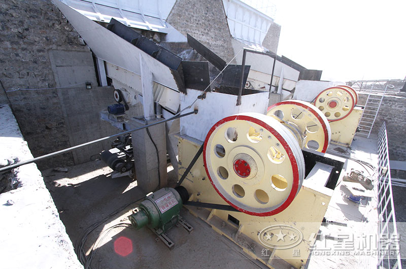 河北時(shí)產(chǎn)800噸砂石生產(chǎn)現(xiàn)場(chǎng) 河北時(shí)產(chǎn)800噸砂石生產(chǎn)現(xiàn)場(chǎng)