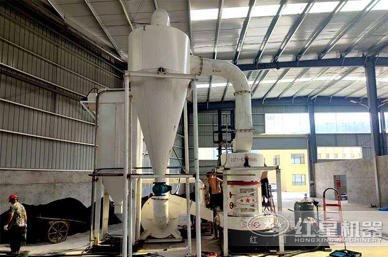 雷蒙磨粉機(jī)安裝現(xiàn)場