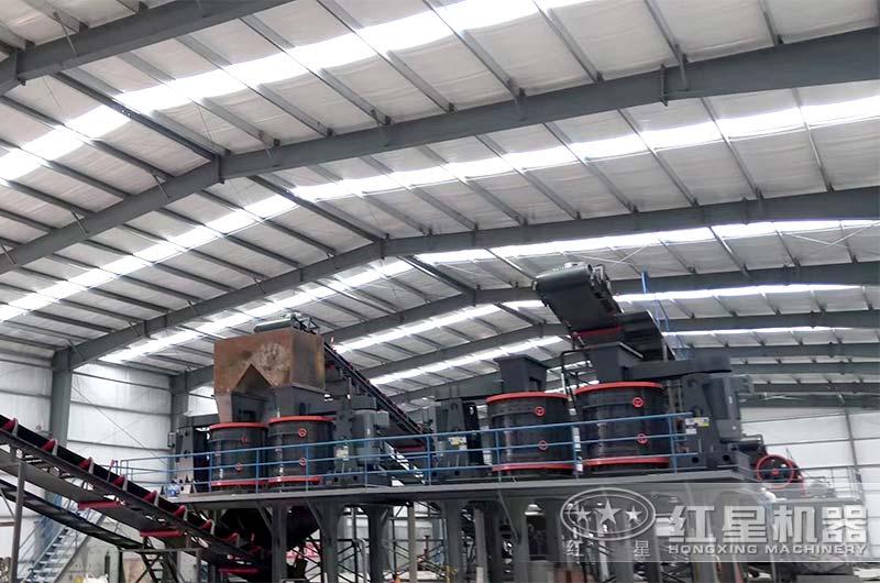 中型砂石廠使用復合式破碎機現場 中型砂石廠使用復合式破碎機現場