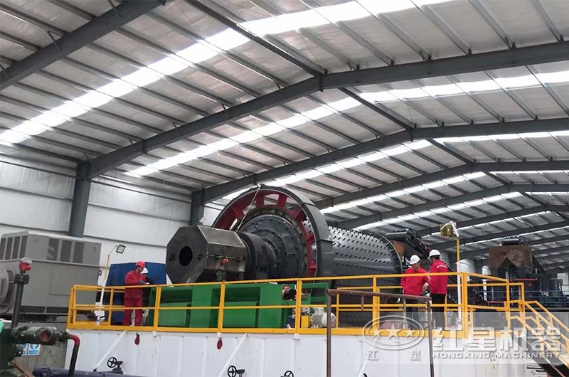 礦石研磨球磨機現場