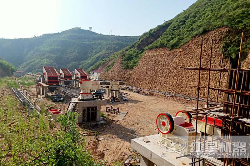 顎式破碎機與圓錐破碎機組成的石子破碎生產線