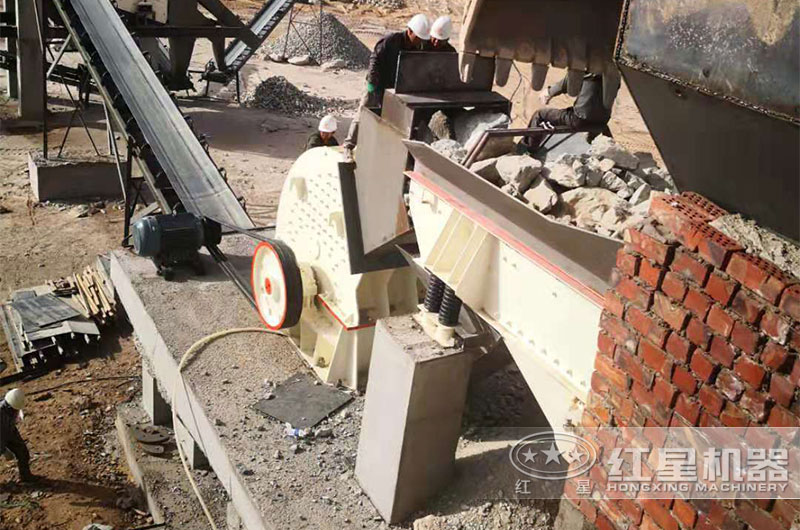 1610重錘式破碎機現場