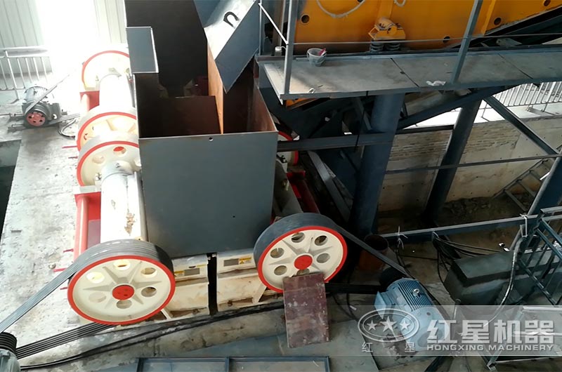 PE250*400顎式破碎機現場