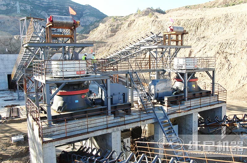 圓錐破碎機工作現場圖片