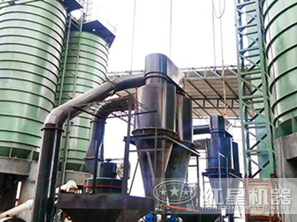 HGM130磨粉機(jī)現(xiàn)場(chǎng)圖