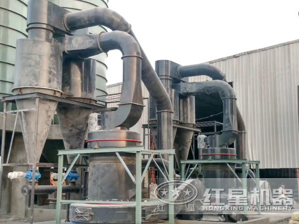 新型雷蒙磨粉機現(xiàn)場圖