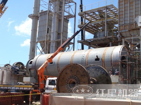 大型水泥球磨機客戶現(xiàn)場 大型水泥球磨機客戶現(xiàn)場