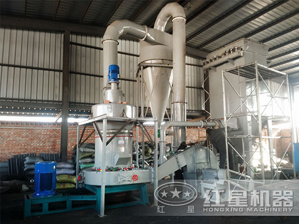 4525、4119雷蒙磨粉機(jī)現(xiàn)場作業(yè)圖 4525、4119雷蒙磨粉機(jī)現(xiàn)場作業(yè)圖