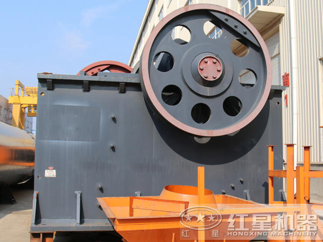 PE1200×1500顎式破碎機外觀 PE1200×1500顎式破碎機外觀