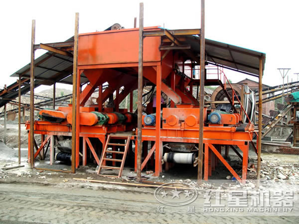 對輥破碎機客戶現(xiàn)場