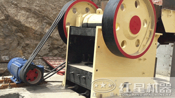 顎式破碎機空載試車 顎式破碎機空載試車