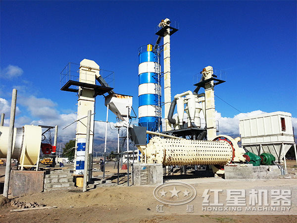 一小時(shí)可處理84--615噸的河沙球磨機(jī)型號(hào)現(xiàn)場(chǎng)作業(yè)圖 一小時(shí)可處理84--615噸的河沙球磨機(jī)型號(hào)現(xiàn)場(chǎng)作業(yè)圖