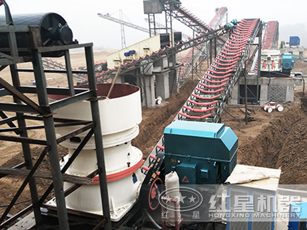 小功率的花崗巖單缸圓錐式破碎機(jī)現(xiàn)場(chǎng)作業(yè)圖 小功率的花崗巖單缸圓錐式破碎機(jī)現(xiàn)場(chǎng)作業(yè)圖