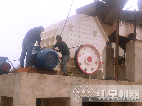 鐵礦石PCZ17116碎石機(jī)現(xiàn)場(chǎng)作業(yè)圖