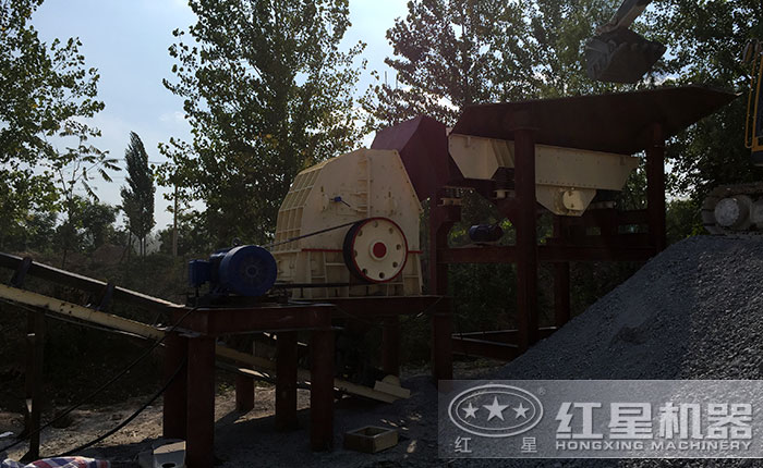 錘式碎石機現場作業圖 錘式碎石機現場作業圖