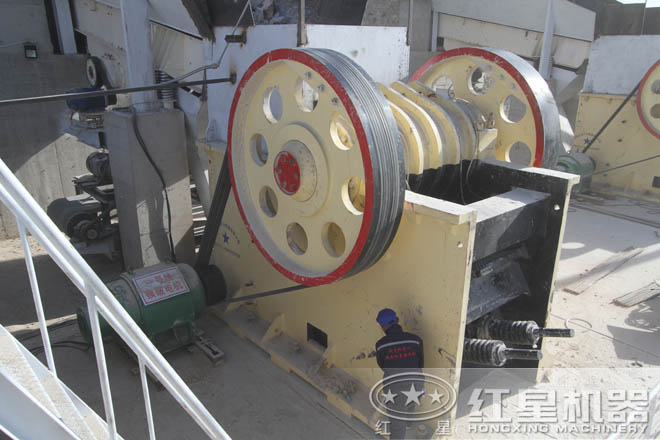 日產2.5萬噸高鈣石礦破碎機