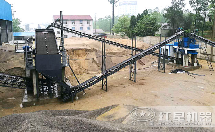 河卵石打沙現場 河卵石打沙現場